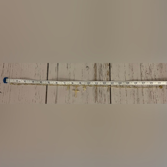 NWOT B.B. Lila Paperclip Necklace With 3 Crosses - Picture 3 of 4